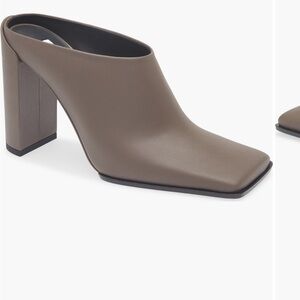 NWT Alaia Brown Block Heel Mules